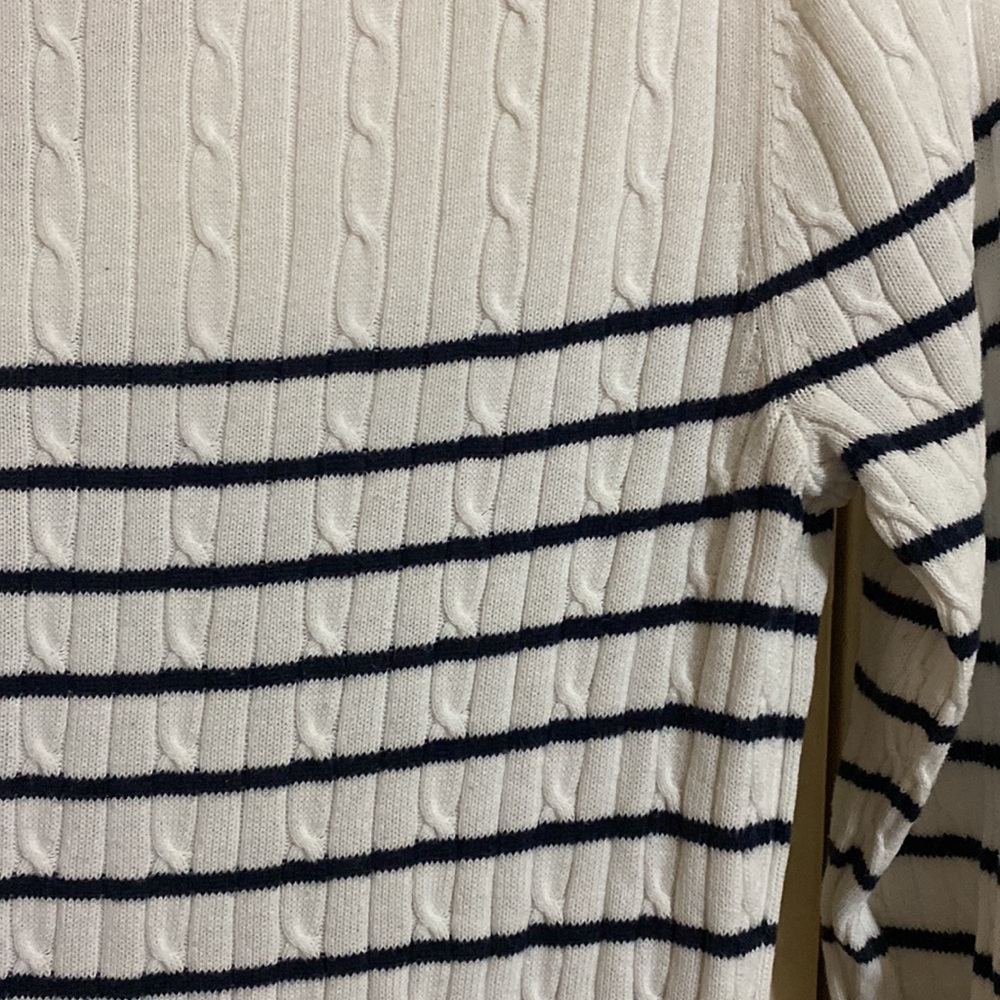 Tommy Hilfiger long sleeve shirt. Size: Large (used) - Picture 4 of 8